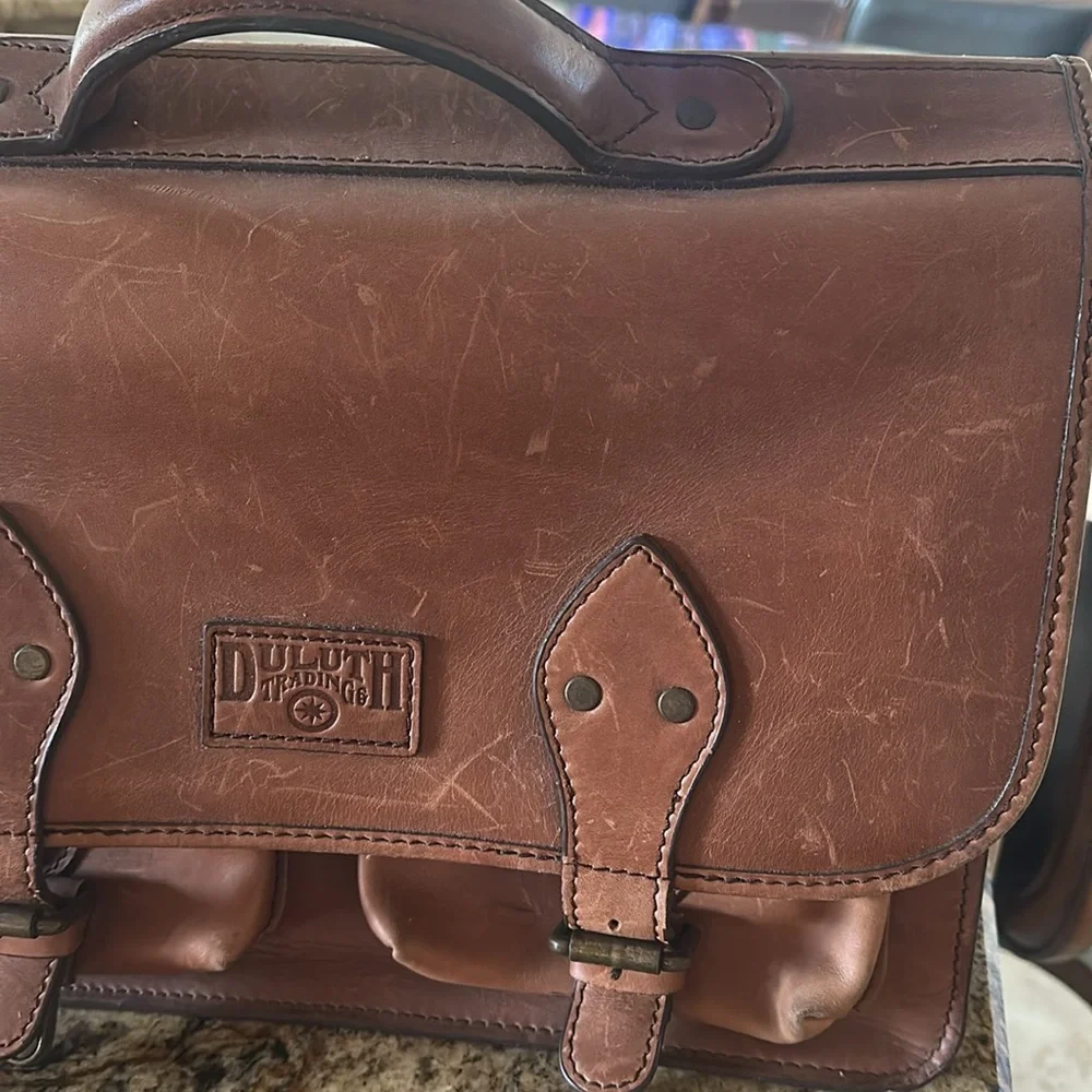 Leather Duluth trading bag gently used - Picture 2 of 8